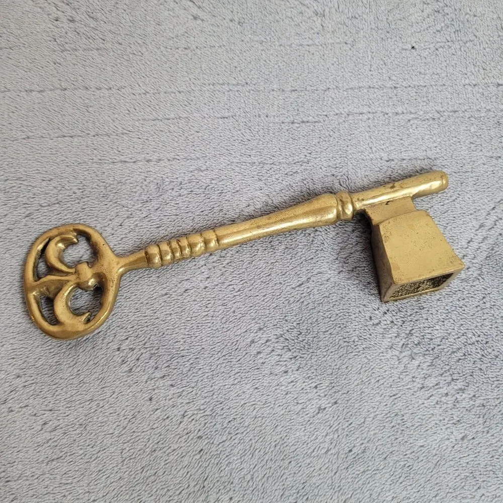 Vintage Solid Brass Skeleton Key Candle Snuffer Fleur-De-Lis Bow Design 7